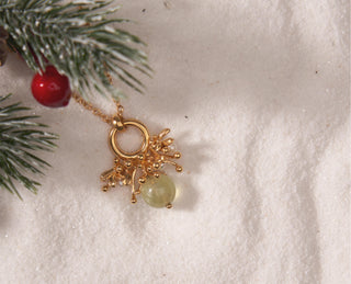 Warm Wishes, Golden Hues: Gifting Gold Jewelry This Christmas