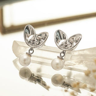 Mistletoe Love Heart Pearl Drop Earrings