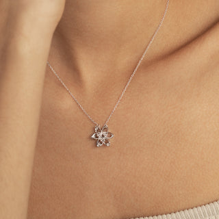 Circle the Mistletoe Petal Necklace