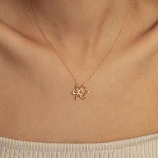 Circle the Mistletoe Petal Necklace