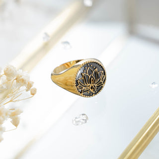 Lotus Beaded Signet Ring