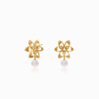 Circle the Mistletoe Petal Studs